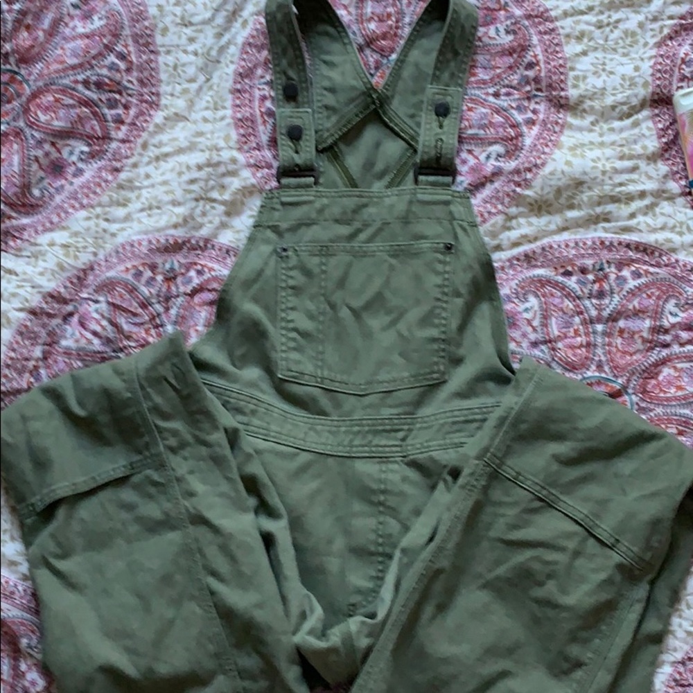 Patagonia overalls. Worn once!!